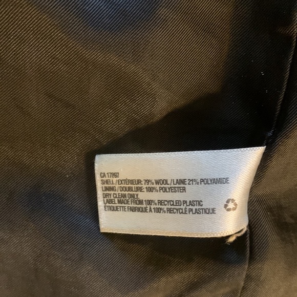 Gap (L) - Picture 13 of 16